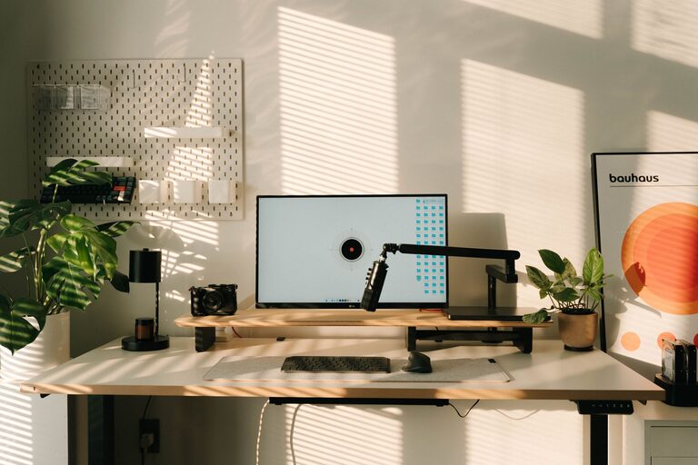 Tips for Creating a Relaxing Home Workspace to Boost Productivity